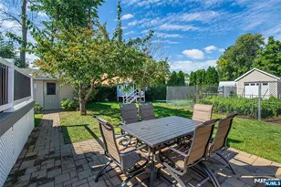 31 Zeliff Ave, Little Falls Township, NJ 07424 - Photo 4