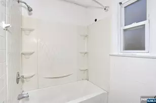 325 New Bridge Rd, Bergenfield, NJ 07621 - Photo 16