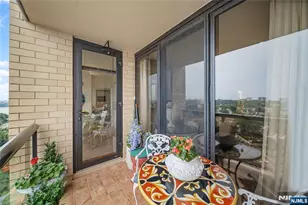 900 Palisade Ave 17K, Fort Lee, NJ 07024 - Photo 10