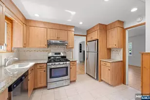 367 Essex Ave, Bloomfield, NJ 07003 - Photo 18