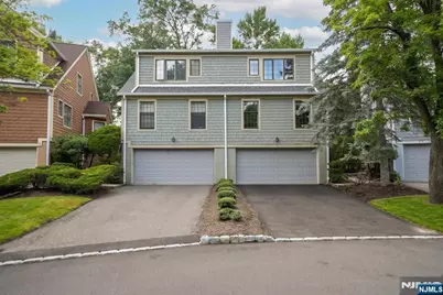 15 Nuthatcher Court, Wayne, NJ 07470 - Photo 2