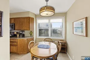 2077 Center 9A, Fort Lee, NJ 07024 - Photo 10