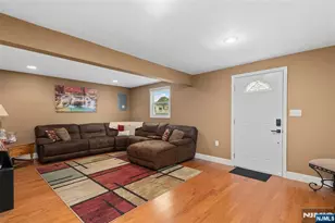 138 William St, Little Falls Township, NJ 07424 - Photo 4