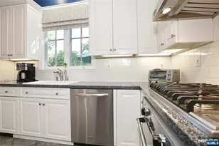 339 Highwood Ave, Leonia, NJ 07605 - Photo 16