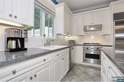 339 Highwood Avenue, Leonia, NJ 07605 - Photo 14