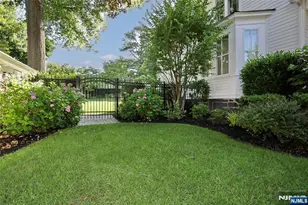 339 Highwood Ave, Leonia, NJ 07605 - Photo 36