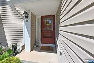 60 Sunset Ct, Mahwah, NJ 07430 - Photo 2