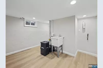 89 W Hamilton Avenue, Englewood, NJ 07631 - Photo 22