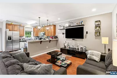 18 Bahr Circle, Verona, NJ 07044 - Photo 4