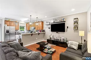 18 Bahr Cir, Verona, NJ 07044 - Photo 4