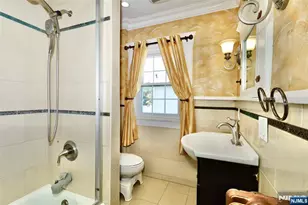 233 Hamilton Pl, Hackensack, NJ 07601 - Photo 14