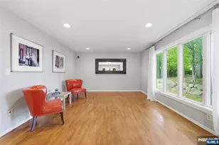 8 Bayard Ln, Mahwah, NJ 07430 - Photo 8