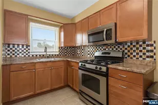 484 Crestwood Ave 34, Hackensack, NJ 07601 - Photo 12