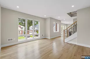 264 Beverly Hills Rd, Fort Lee, NJ 07024 - Photo 26