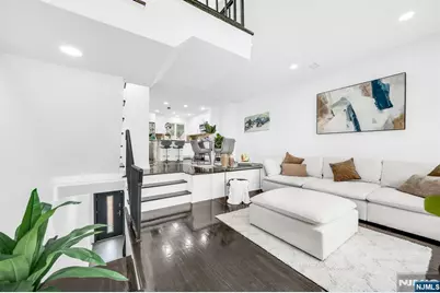 20 Veterans Way, Edgewater, NJ 07020 - Photo 2