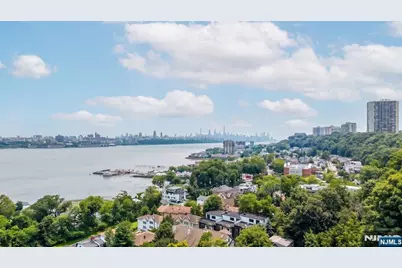 20 Veterans Way, Edgewater, NJ 07020 - Photo 34