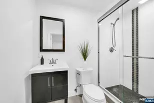 20 Veterans Way, Edgewater, NJ 07020 - Photo 14
