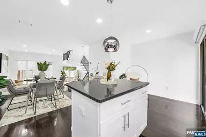 20 Veterans Way, Edgewater, NJ 07020 - Photo 8