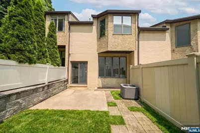 20 Veterans Way, Edgewater, NJ 07020 - Photo 26