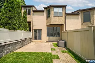 20 Veterans Way, Edgewater, NJ 07020 - Photo 26