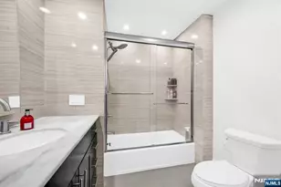 20 Veterans Way, Edgewater, NJ 07020 - Photo 18