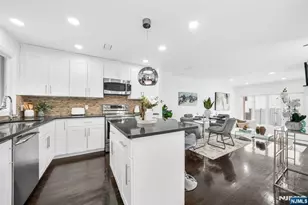 20 Veterans Way, Edgewater, NJ 07020 - Photo 10