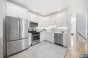 419 Hartford Dr 4020, Nutley, NJ 07110 - Photo 8