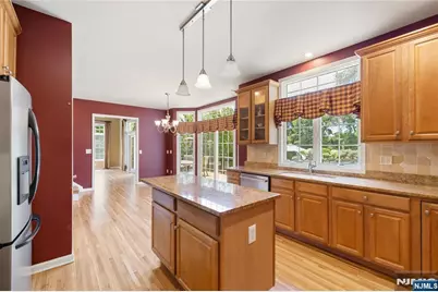 5 Sun Valley Way, Washington Township, NJ 07853 - Photo 8