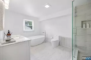 182 Coombs Dr, Paramus, NJ 07652 - Photo 24