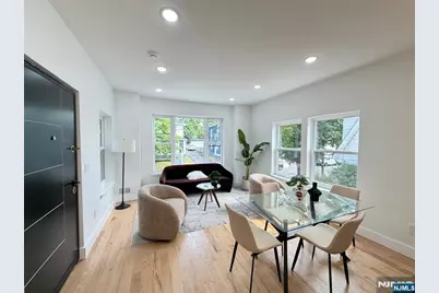 93 Melville Place, Irvington, NJ 07111 - Photo 4