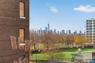 100 Eton Row 302, Weehawken, NJ 07086 - Photo 10