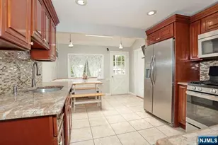 212 Washington Ave, Elmwood Park, NJ 07407 - Photo 10