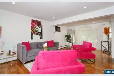 212 Washington Avenue, Elmwood Park, NJ 07407 - Photo 6