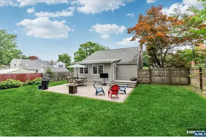 81 Summit Avenue, Butler, NJ 07405 - Photo 20