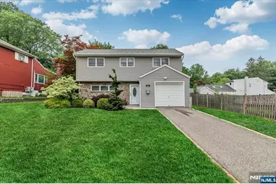 81 Summit Avenue, Butler, NJ 07405 - Photo 22