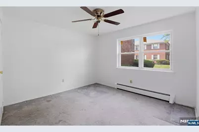 1121 Valley Road A #A, Wayne, NJ 07470 - Photo 10
