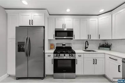 429 Wheatsheaf Road, Roselle, NJ 07203 - Photo 16