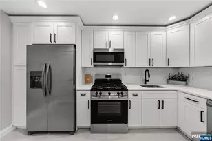 429 Wheatsheaf Rd, Roselle, NJ 07203 - Photo 16