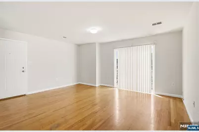17 Chester Avenue, Newark, NJ 07104 - Photo 4