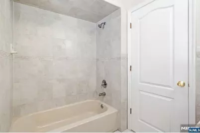 17 Chester Avenue, Newark, NJ 07104 - Photo 20