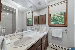 288 Montana St, Paramus, NJ 07652 - Photo 16