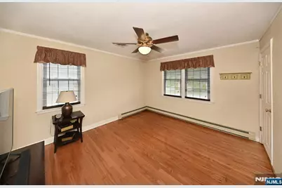 182 Roosevelt Place, Maywood, NJ 07607 - Photo 8