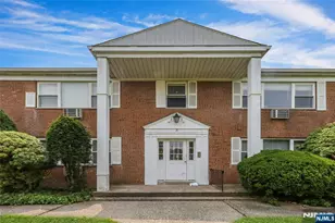 29 Rolling Ridge Road B, Montvale, NJ 07645 - Photo 2