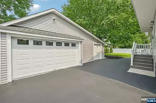 109 Prospect St, Paramus, NJ 07652 - Photo 32