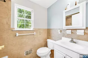 64 Brunswick St, Newark, NJ 07114 - Photo 8