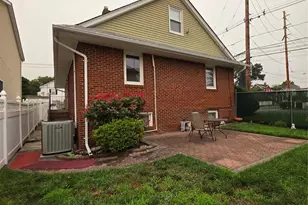 355 Rochelle Ave, Rochelle Park Township, NJ 07662 - Photo 4