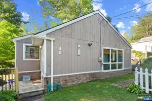 40 Glenridge Rd, West Milford, NJ 07421 - Photo 2