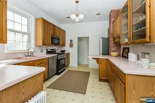 305 Mortimer Ave, Rutherford, NJ 07070 - Photo 16