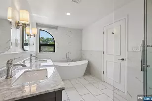 10 Wadsworth Ct, Teaneck Township, NJ 07666 - Photo 6