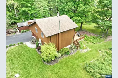 64 Larchmont Drive, West Milford, NJ 07421 - Photo 32